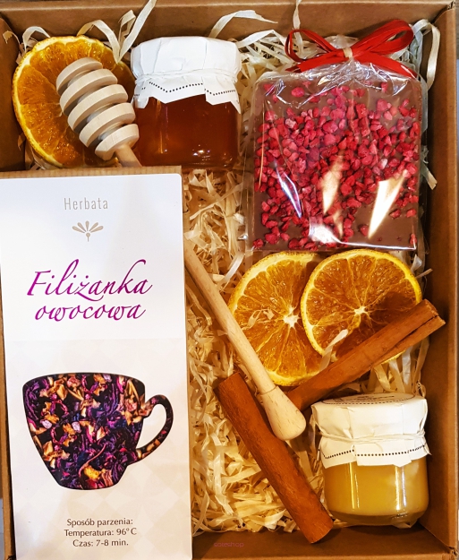 KOSZ PREZENTOWY ŚWIĘTA CZEKO KONFI HERBA MIÓD